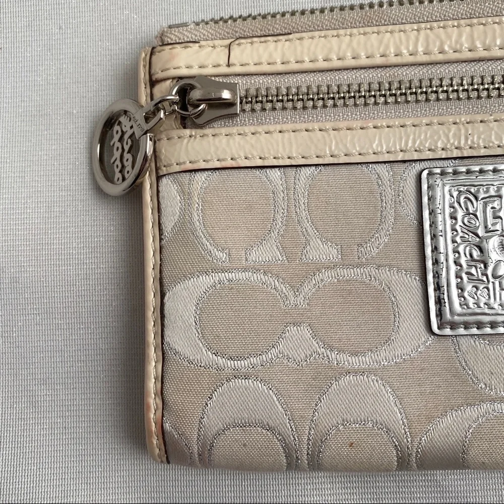Coach Signature C logo cream patent and canvas wristlet - Picture 7 of 7